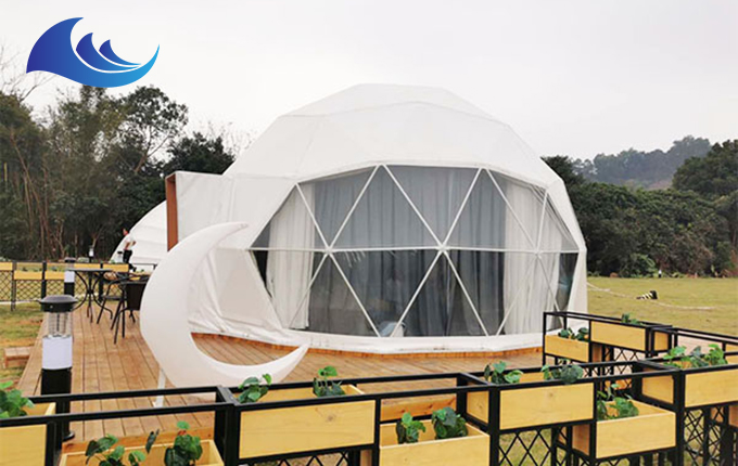 Spherical tent hotel