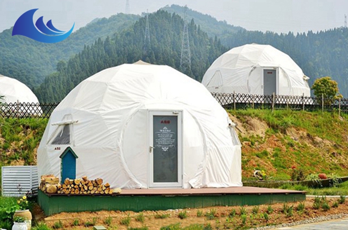 Hotel tipo carpa geodésica