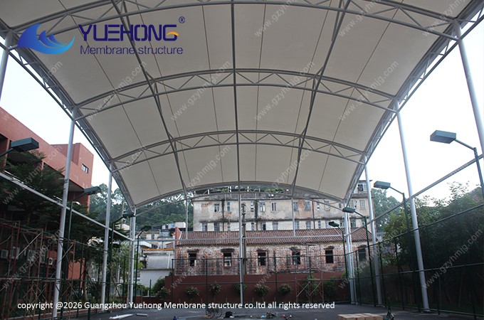 Toldo de sombra con estructura de membrana para canchas de tenis de un grupo empresarial en Guangzhou