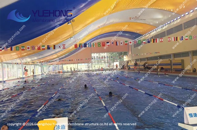 Cubierta de membrana estructural para un polideportivo de natación en Guangzhou