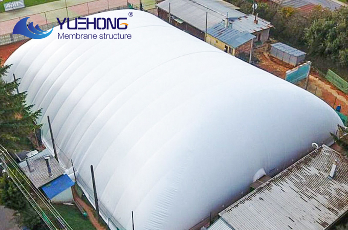 Nave industrial con membrana neumática