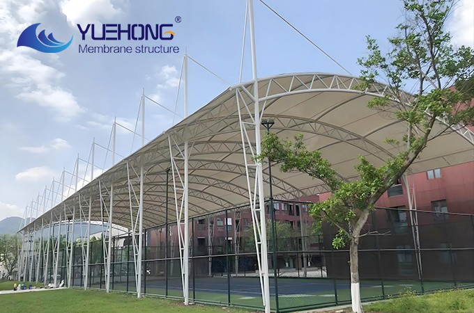 Estructura de membrana para campo deportivo