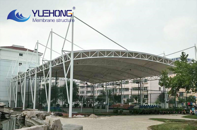 Estructura de membrana para campo deportivo