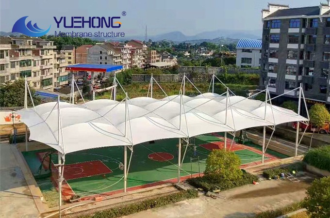 Estructura de membrana para campo deportivo