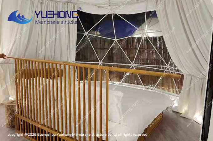 Vídeo del hotel tipo carpa geodésica